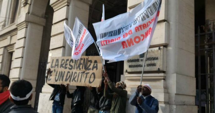 Ancona, tribunale obbliga Comune a iscrivere all’anagrafe un richiedente asilo: sentenza solleva questione di legittimità costituzionale