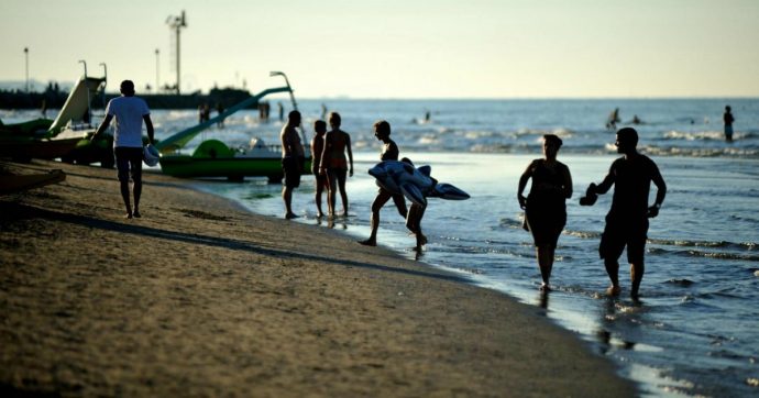 Riviera romagnola: divieti di balneazione a Rimini, Riccione e Cattolica per escherichia coli e enterococchi