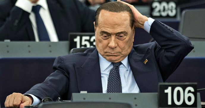 Forza Italia, l’appello di Berlusconi: “Formiamo una federazione fra diversi soggetti per un nuovo centro moderato”