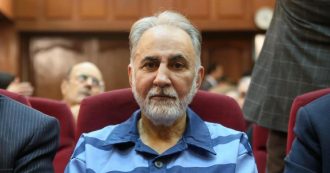 Copertina di Iran, ex sindaco di Teheran condannato a 7 anni e 8 mesi per l’omicidio della moglie: a luglio gli era stata data la pena di morte