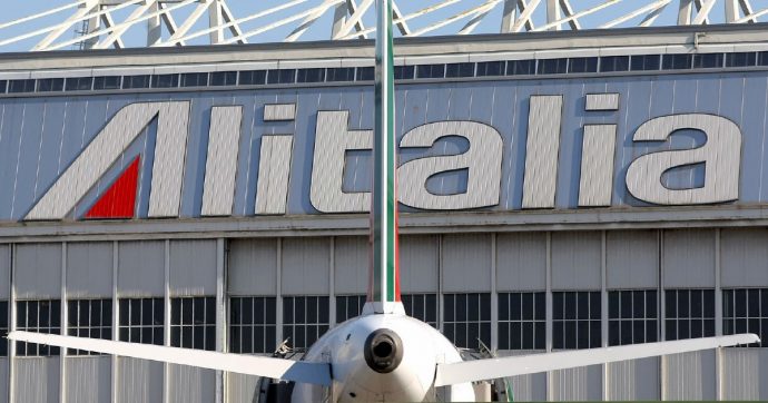 Alitalia, i pm: “Montezemolo, Cassano, Ball e Naysmith hanno dissipato quasi 600mila euro per catering del cda, cene e 4 eventi aziendali”