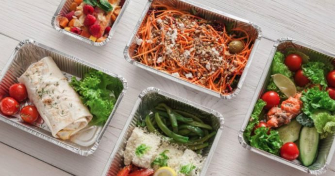 Consegne a domicilio: “Un terzo dei rider assaggia il cibo prima di consegnarlo al cliente” Consegne a domicilio: “Un terzo dei rider assaggia il cibo prima di consegnarlo al cliente”