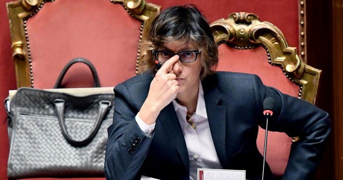 Quei “450 giorni di nulla” della ministra Bongiorno