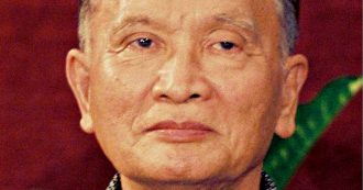 Copertina di Cambogia, morto a 93 anni il ‘Fratello numero 2’ Noun Chea: fu la mente dietro lo sterminio di massa attuato dai Khmer Rossi