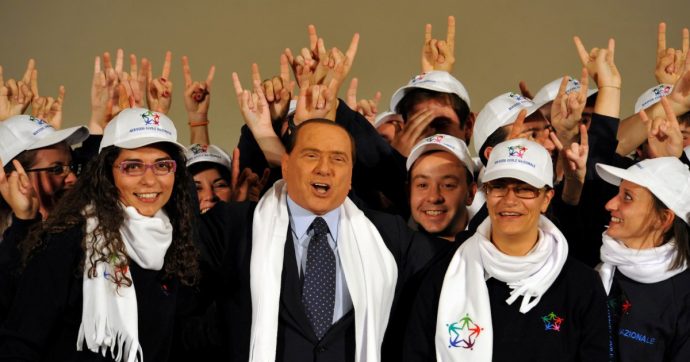 C’era una volta “Papi” Berlusconi. Da Noemi al raìs: il 2009 di follie