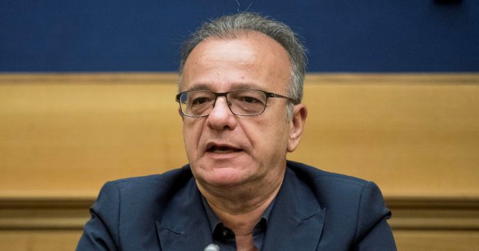 Furti, escrementi, petardi e microspie. Salvate il soldato Gianfranco Rotondi