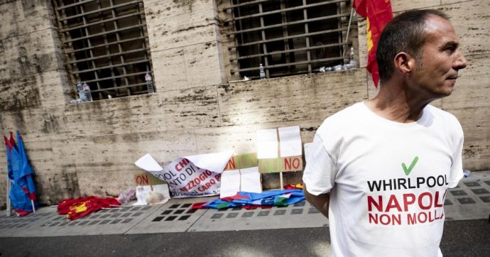 Norme su rider, Whirlpool e aziende in crisi. In arrivo il dl Di Maio per “i più sfruttati”