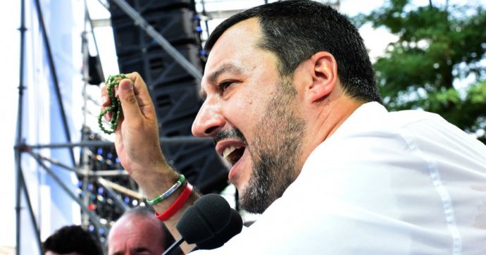 Salvini, cattolici contro la “benedizione” della Madonna al Dl Sicurezza bis. Spadaro: “Questo è tempo di resistenza anche religiosa”