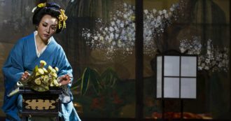 Copertina di Cocciante riscrive la Turandot in cinese: “Non avrà niente a che fare con Puccini”. In squadra Panella, Van Hoecke e il premio Oscar Pescucci