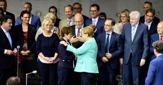 Copertina di Addio Angela Merkel. Le ambizioni di AKK per la sua successione