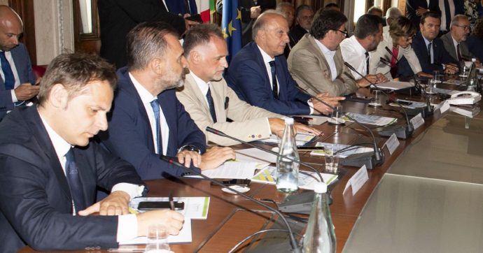 Salvini (con Siri) demolisce pure il contratto di governo