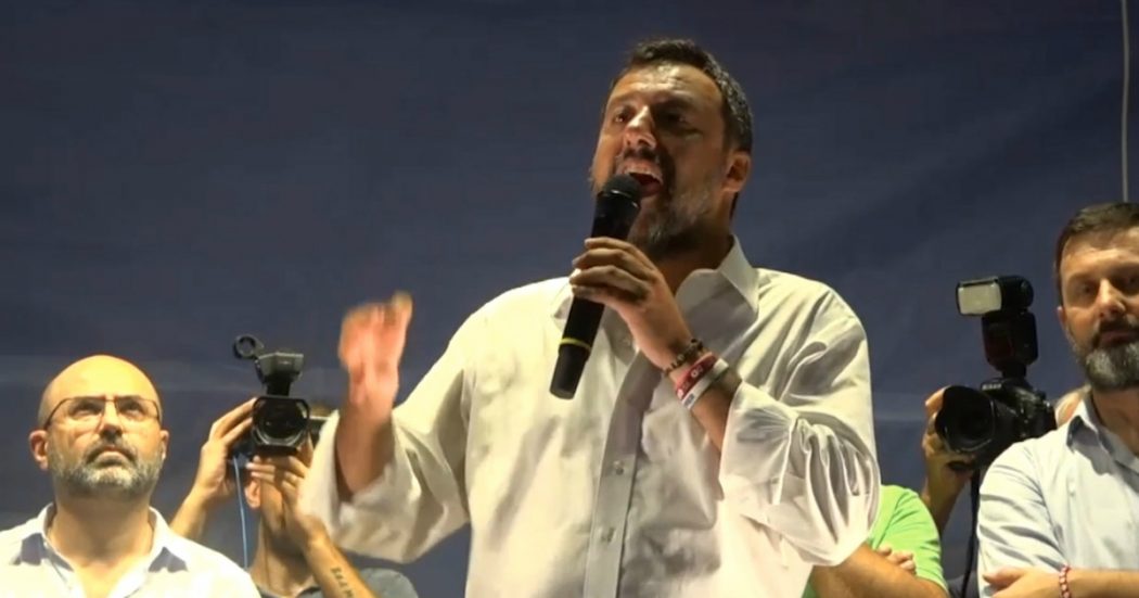 Crisi di governo, Salvini: “Diamo la parola agli italiani. Non torno al vecchio, mi metto in gioco da solo”