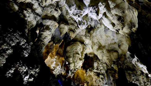 Cuneo, speleologo francese intrappolato a 300 metri di profondità in una grotta del Marguareis. Sul posto il soccorso alpino