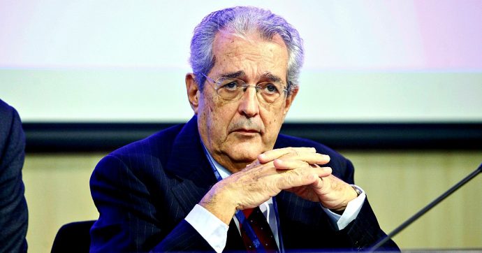 Fabrizio Saccomanni, è morto l’ex ministro del Tesoro del governo Letta: aveva 76 anni. L’ex premier: “Piango un amico vero”