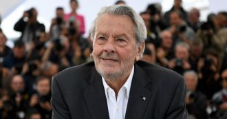 Copertina di È morto Alain Delon, addio all’attore simbolo del cinema francese: aveva 88 anni