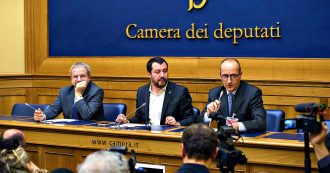 Crisi di Governo, Salvini sfida pure Bruxelles: “Faremo la flat tax anche se l’Ue non vuole”. La Lega prepara la sua manovra in deficit