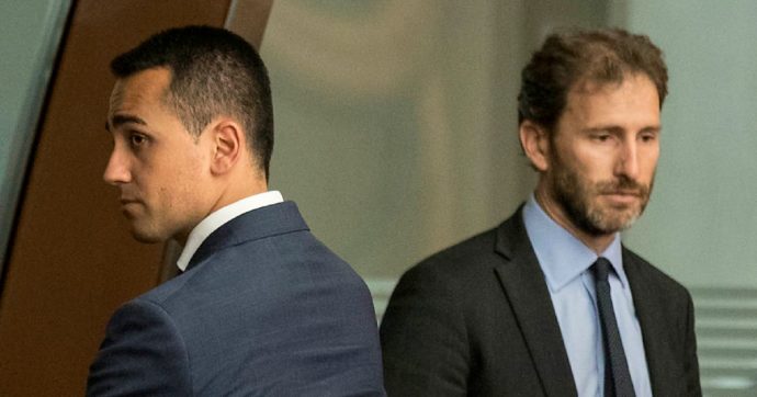 In Edicola sul Fatto Quotidiano del 10 Agosto: l’Italia fra conte  e Salvini. Il premier sempre più popolare