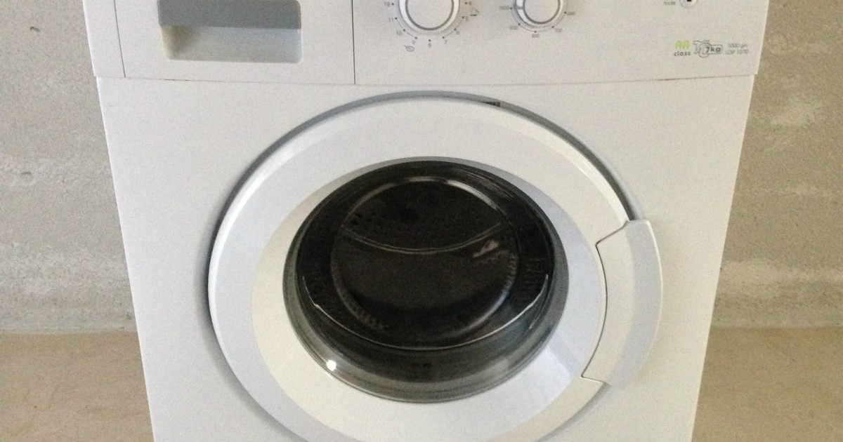 Mamma accende la lavatrice senza accorgersi che c’è il figlio dentro al cestello: “Un tragico incidente”
