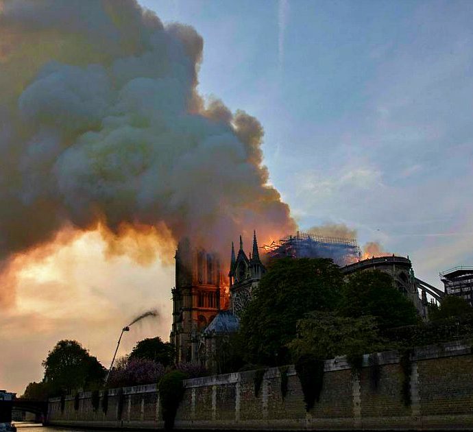 Notre-Dame, a sei mesi dall’incendio cosa rimane di tutti gli annunci?