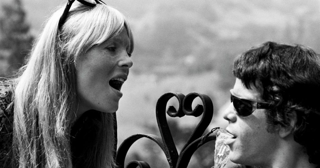 Il tuo bacio è come un rock: divino e maledetto Il tuo bacio è come un rock: divino e maledetto
