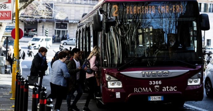 Copertina di Italo e il bus chiamato desiderio: di scendere