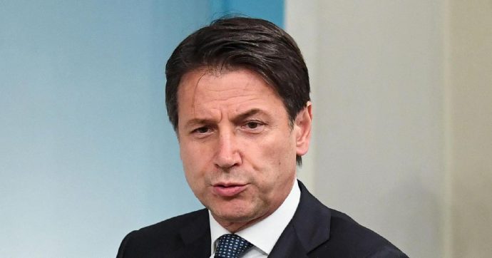 Le carte di Conte: il discorso e poi il commissario Ue