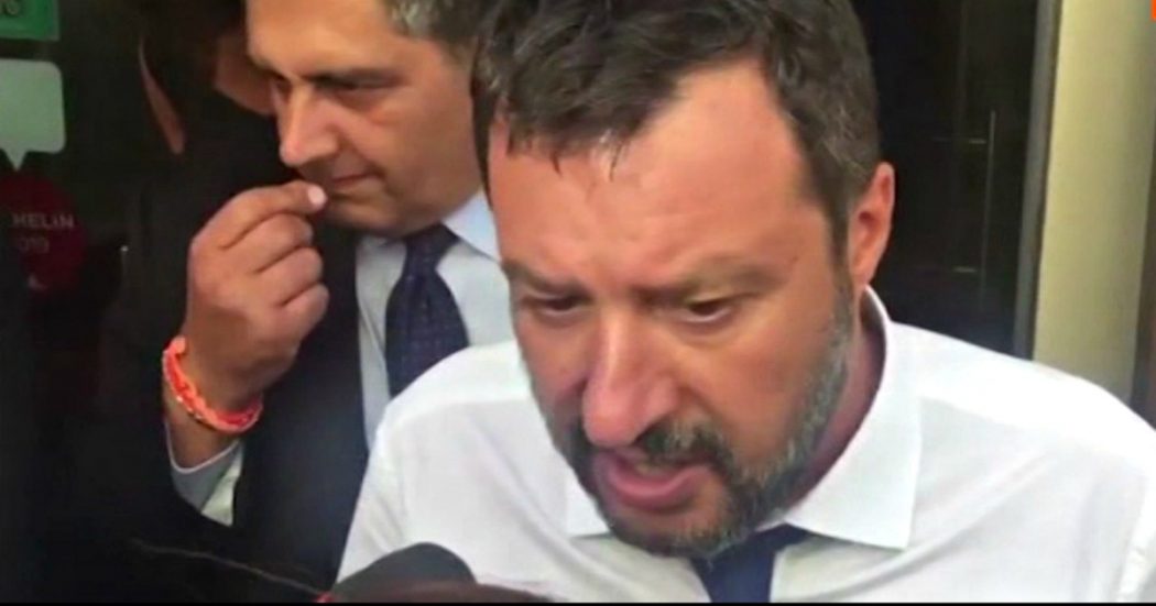 Migranti su Open Arms, Salvini: “Conte mi ha scritto per farli sbarcare. Non si capisce perché debbano farlo in Italia”