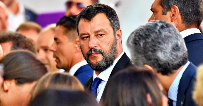 Ponte Morandi, Salvini: “Squallido parlare dei Benetton oggi”. Ma a chiedere la revoca della concessione sono i familiari delle vittime