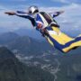 Copertina di Base jumper muore in Val di Fassa: non si apre la vela e si schianta sulla statale