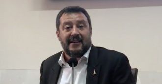 Copertina di Migranti, Salvini: “Per colpa della mia ‘ossessione’ diminuiti gli sbarchi. Da Conte sfogo umorale”