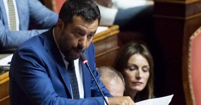 Salvini a Conte: “Ossessionato da immigrati? È la mia missione. Io sempre stato leale. Ma qui qualcuno vuole un governo Renzi-Boldrini”