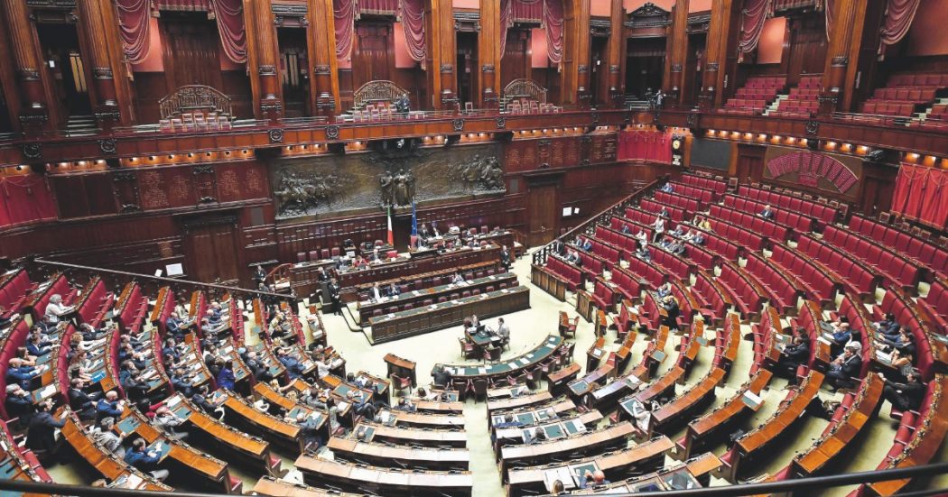 Come si cambia: il taglio delle poltrone faceva gioire la destra e inorridire i dem Come si cambia: il taglio delle poltrone faceva gioire la destra e inorridire i dem