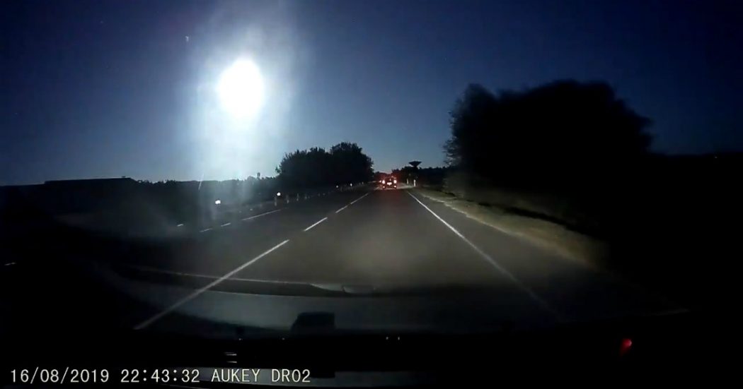 La meteora illumina a giorno il cielo della Sardegna, il video spettacolare ripreso per caso