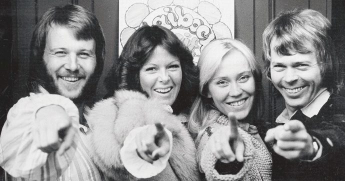 Copertina di Oltre il mito (e pure i Beatles): le 900 settimane degli Abba