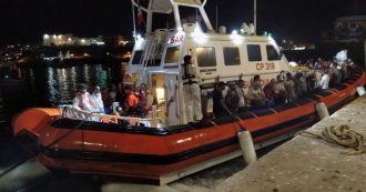 Open Arms, 107 bloccati sulla nave e intanto a Lampedusa arrivano 57 migranti a bordo di un barchino di sei metri