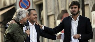 Copertina di Di Battista: “Ho delle idee e se Grillo non è d’accordo amen. Scissione? No, voglio solo rafforzare il M5s”. E rilancia su acqua pubblica e conflitto di interessi