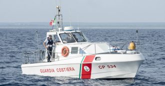 Copertina di Reggio Calabria, 28enne si addormenta sul materassino a Scilla e si risveglia vicino Messina: la guardia costiera lo salva