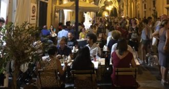 Copertina di Turismo, a Ferragosto l’effetto ‘invasioni barbariche’ è Noto