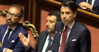 Copertina di Crisi, rubli e simboli religiosi: tutti gli attacchi di Conte a Salvini. Lui: “Sbagli amico mio”