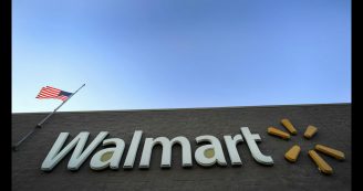 Copertina di Tesla, i pannelli solari prendono fuoco e Walmart fa causa alla società di Palo Alto