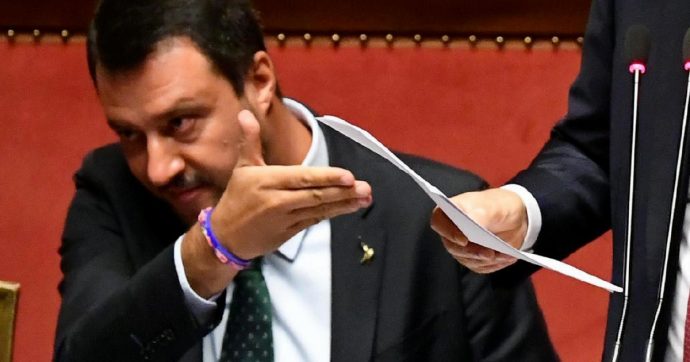 Copertina di “Conte mi ha tradito col Pd”. Triste, solitario y Salvini