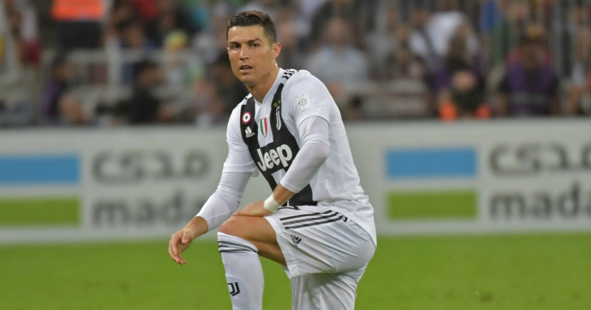 Cristiano Ronaldo: “Due ragazze mi regalavano panini al McDonald’s, vorrei rincontrarle”. Pistocchi su Twitter: “Maria De Filippi pensaci tu”