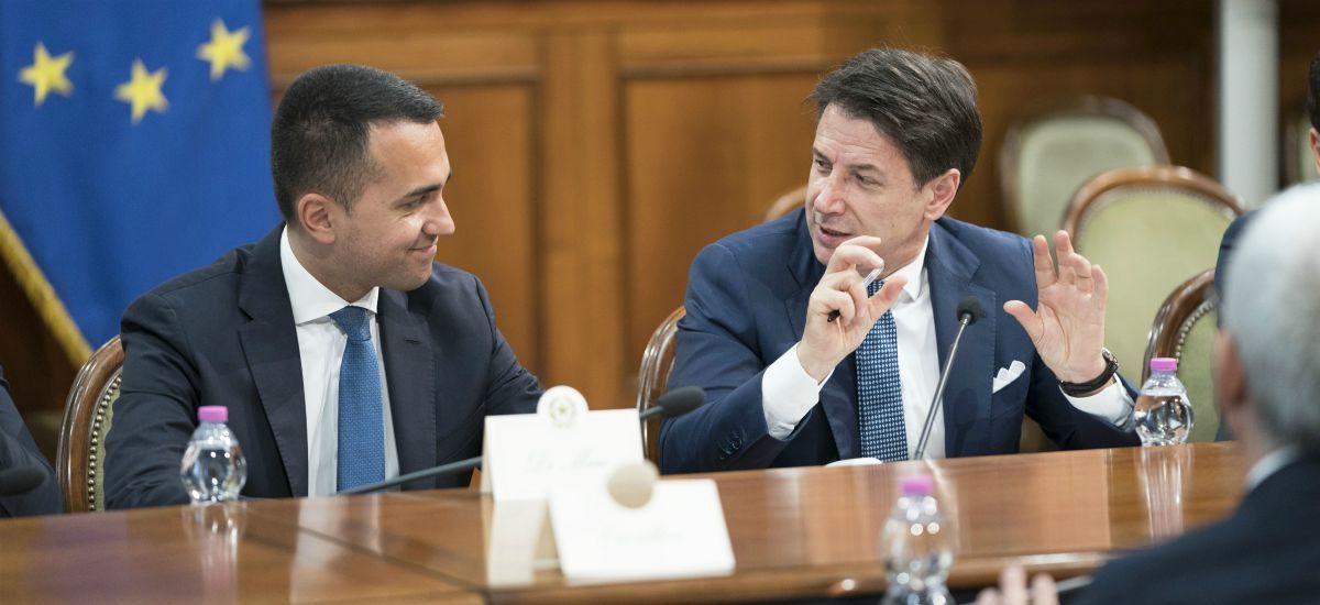 Governo, faccia a faccia Di Maio-Zingaretti. Il leader M5s vuole la conferma di Conte. Il segretario Pd chiede “discontinuità” ma tratta ancora