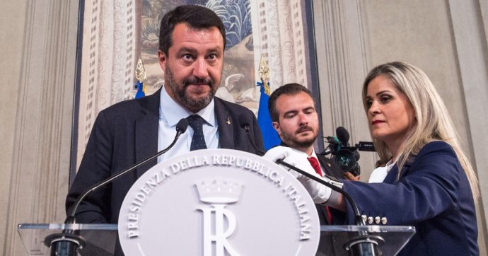 Copertina di Farsa Salvini: “Se mi chiama Di Maio, mica ho rancore…”