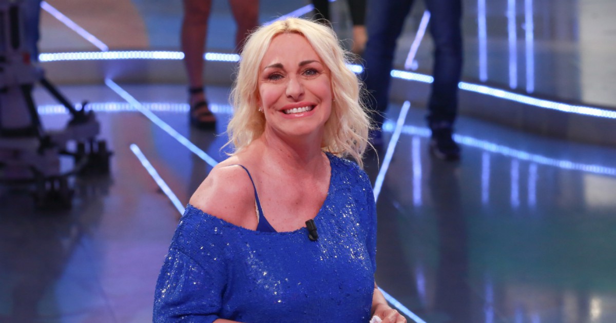 Festival di Sanremo 2020, Antonella Clerici difende Amadeus: “Dovremmo abbassare i toni, mi è dispiaciuto per lui”. E poi sulla Rai “tutto risolto”