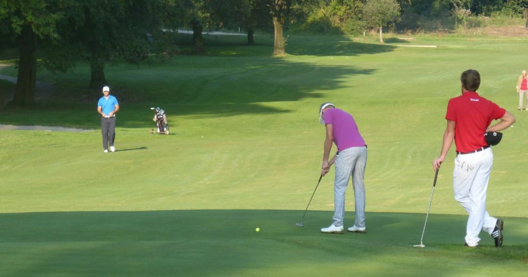 Meglio il golf delle periferie. Mezzo milione al club privato Meglio il golf delle periferie. Mezzo milione al club privato