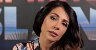 Copertina di Raffaella Mennoia, il braccio destro di Maria De Filippi racconta tutta la verità su Uomini e Donne