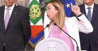 Copertina di Meloni al Quirinale: “Scendiamo in piazza”. La giornalista Fusani: “Non le sembra eccessivo?”. E lei replica così