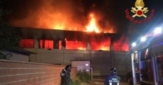 Copertina di Lodi, incendio in un’azienda di stoccaggio rifiuti. L’Arpa chiede chiusura finestre