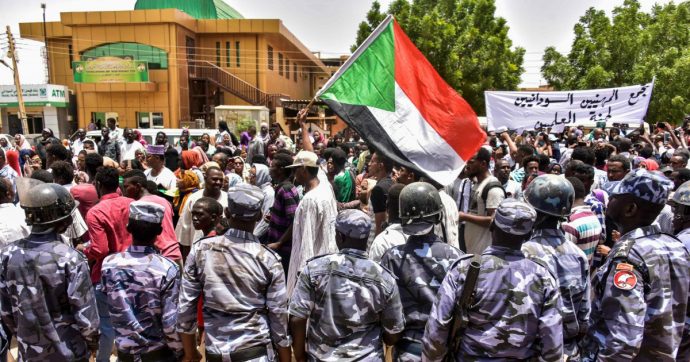 Il Sudan tenta di diventare democratico. Ma per le violenze di questi anni nessuno pagherà
